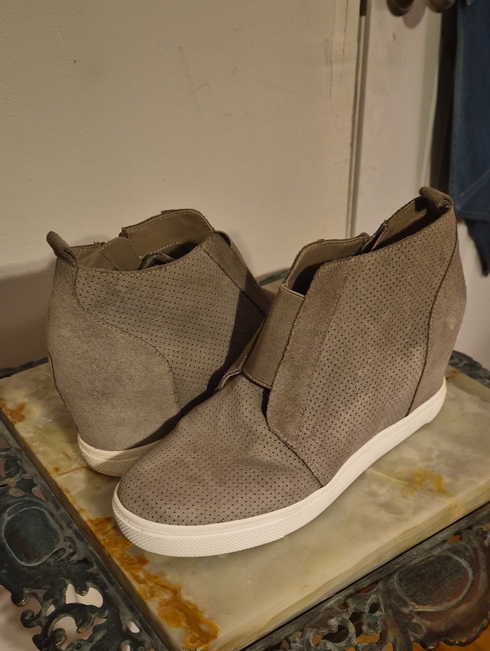Steve Madden- Size 9.5 Taupe Suede Wedge Sneaker